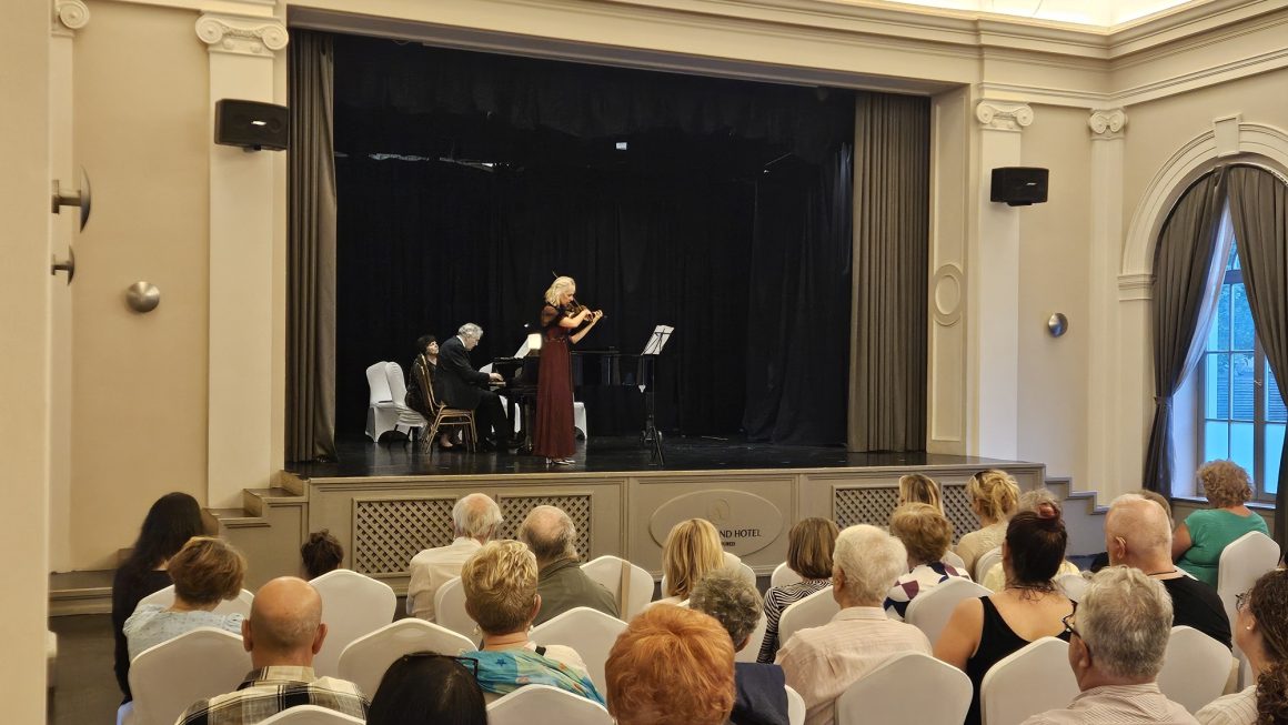Emlékest Balatonfüreden